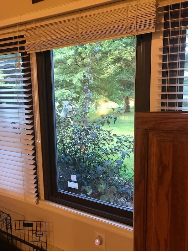 If you want to improve your homes comfort and energy-efficiency, replacing single-pane windows with dual-pane windows is a great decision. Get a free estimate from our team at Residential Glass.