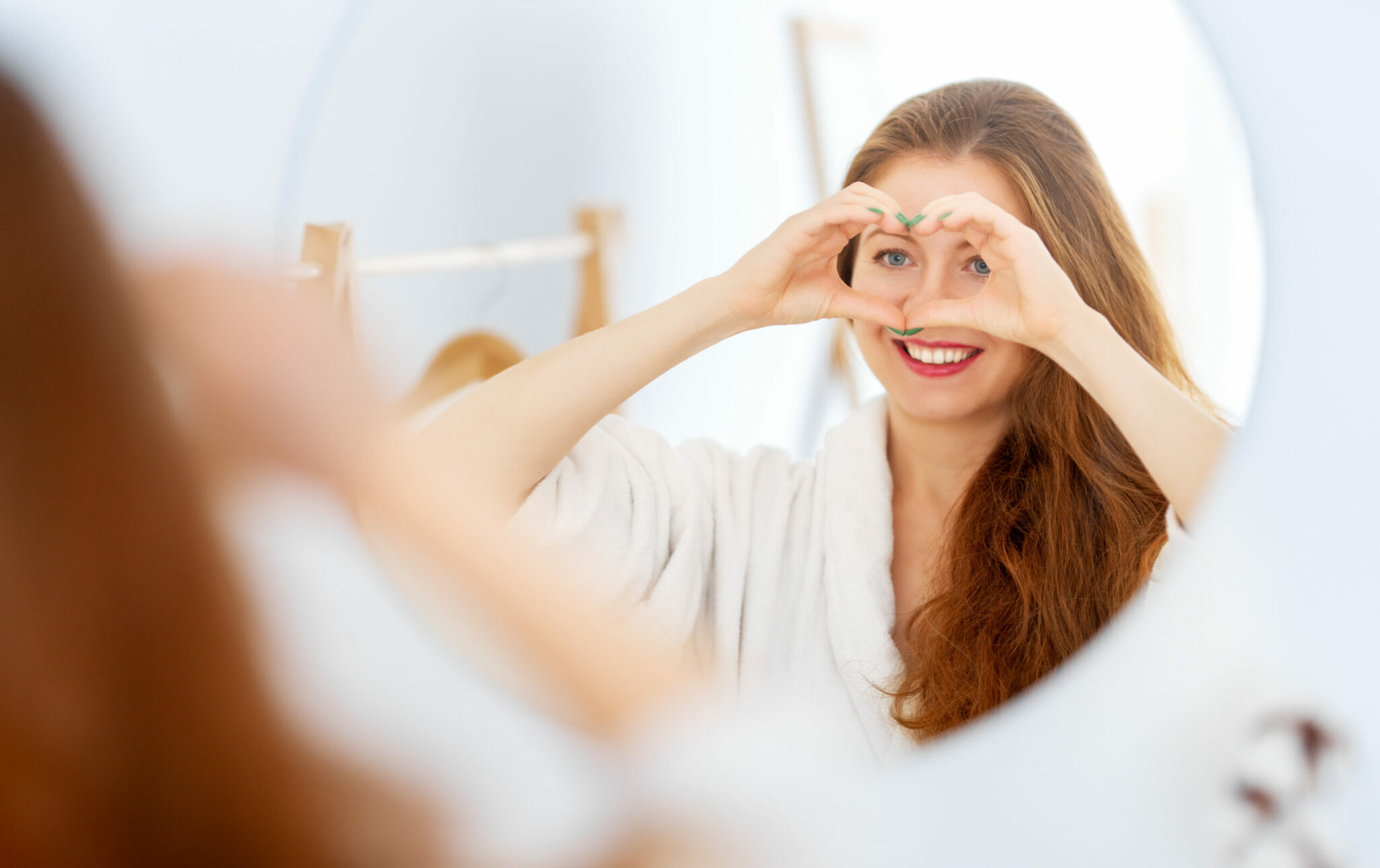 Using Mirros Using Mirrors to Create a Romantic Atmosphere - R and C Glass