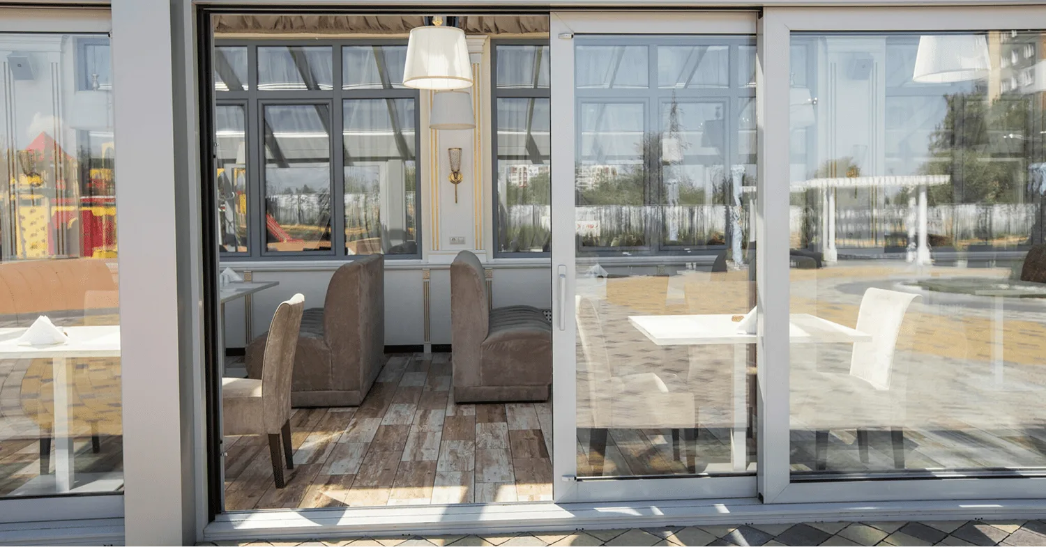 Restaurant Glass Features Can Create Unique Dining Experiences