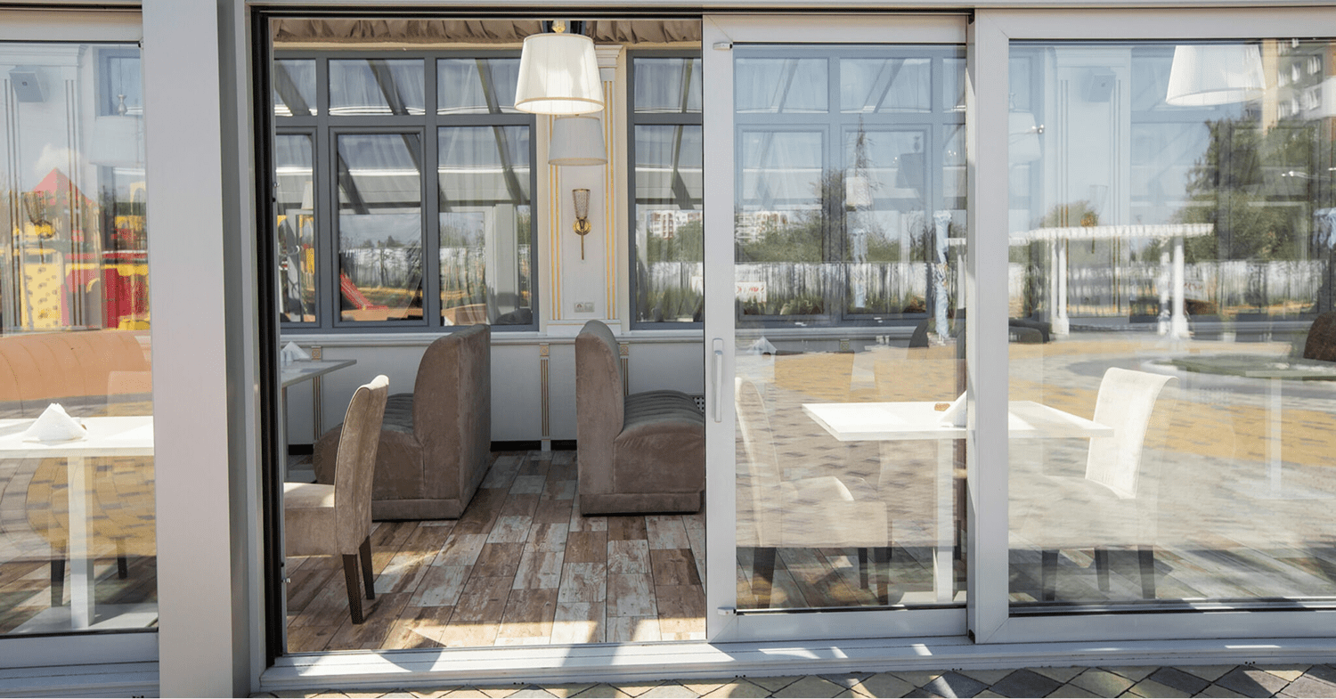 Restaurant Glass Features Can Create Unique Dining Experiences
